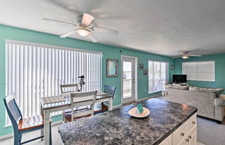 Foto 3 - Beachfront Cedar Key Condo w/ Pool, Spa & Views