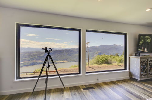 Foto 5 - Modern Underwood Home w/ Deck & Mt Hood Views