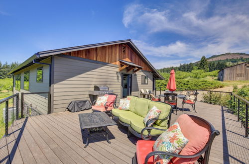 Photo 12 - Modern Underwood Home w/ Deck & Mt Hood Views