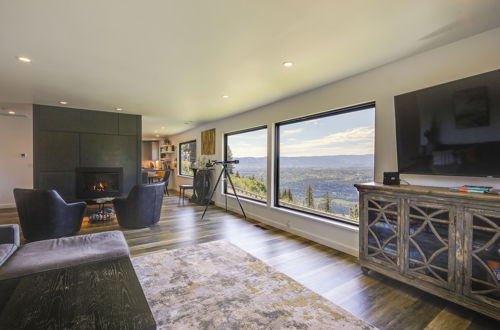 Photo 15 - Modern Underwood Home w/ Deck & Mt Hood Views