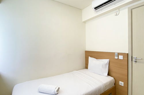 Foto 8 - Comfort Living And Warm 3Br At Meikarta Apartment