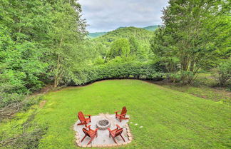 Photo 1 - Scenic Smokies Cabin w/ Hot Tub in Golf Community