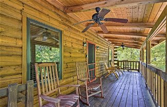 Foto 1 - Rustic Andrews Cabin Rental w/ Deck + Fire Pit