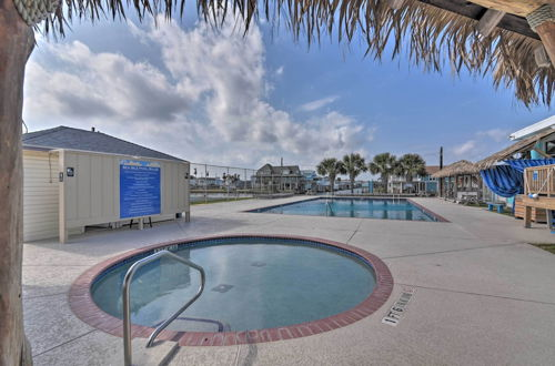 Photo 26 - Galveston Home w/ Pool Access, Walk to Beaches