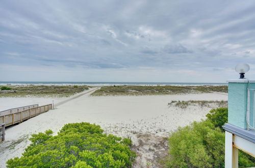 Photo 22 - Cozy Oceanfront Condo w/ Pool & Beach Access