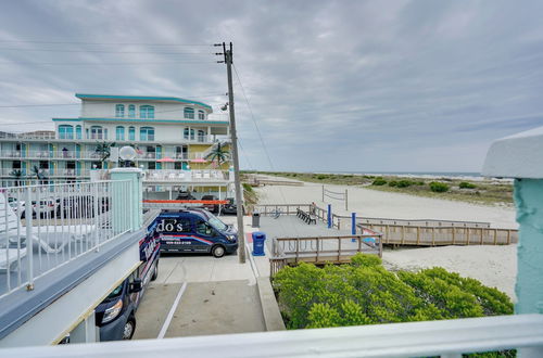 Foto 18 - Cozy Oceanfront Condo w/ Pool & Beach Access