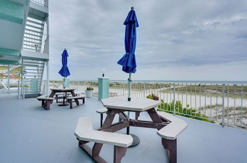 Photo 11 - Cozy Oceanfront Condo w/ Pool & Beach Access