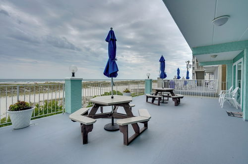 Foto 14 - Cozy Oceanfront Condo w/ Pool & Beach Access