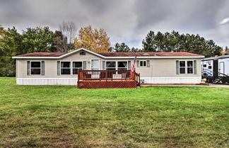 Photo 1 - Quaint Pequot Home < 1 Mi From Lake Access