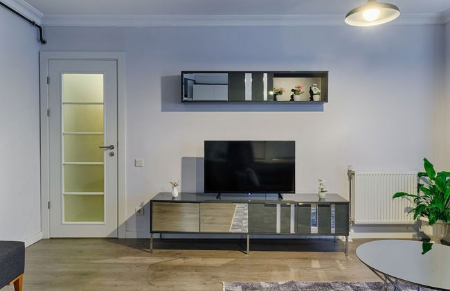 Gorgeous Central 2BR Condo w City Views - Foto 17