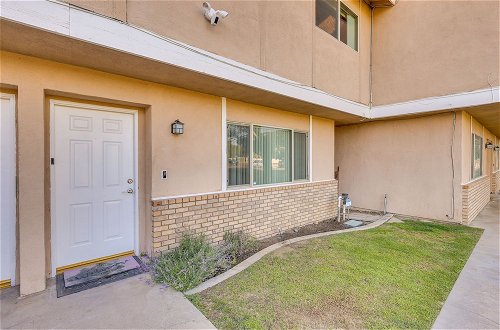 Photo 11 - Convenient Bakersfield Townhome With Patio