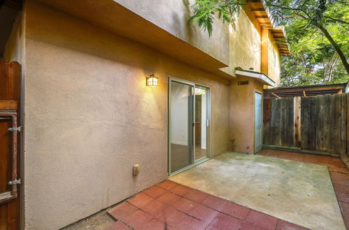 Photo 4 - Convenient Bakersfield Townhome With Patio