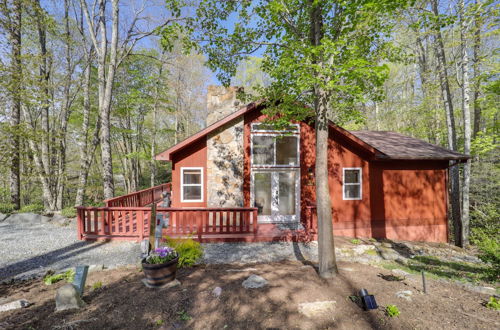 Photo 25 - Sunny Newland Cabin w/ Deck, Pool & Beach Access