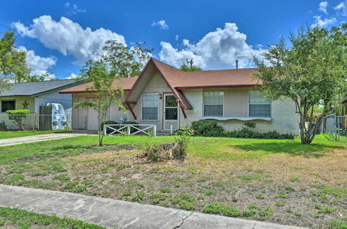 Foto 11 - Cozy San Antonio Family Home: 3 Mi to Lackland AFB