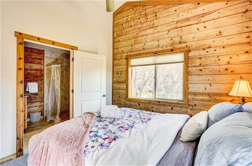 Foto 25 - Spacious Mariposa Cabin w/ Deck & Private Hot Tub