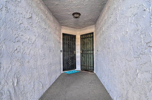 Foto 3 - Sunny Palm Springs Condo w/ Heated Pool