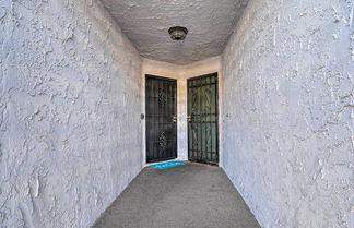 Foto 3 - Sunny Palm Springs Condo w/ Heated Pool