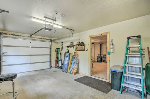 Photo 21 - All-encompassing Cabin w/ Fire Pit & Kayaks