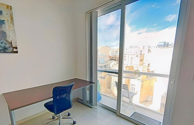 Remarkable 2-bed Apartment in St Julians - Foto 14