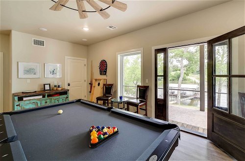 Foto 7 - Lakefront Grand Lake Family House w/ Game Room