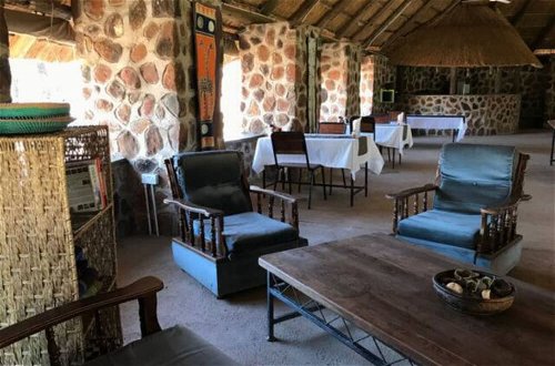Foto 14 - Charming Bush Chalet 4 on This World Renowned Eco Site 40 Minutes From Vic Falls Fully Catered Stay - 1984