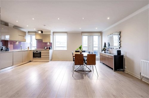 Foto 22 - Beautiful 3-bed in the Heart of London With Parking-hosted by Sweetstay