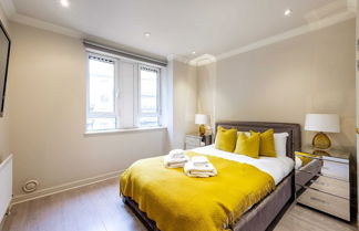 Photo 3 - Beautiful 3-bed in the Heart of London With Parking-hosted by Sweetstay