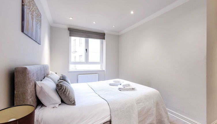 Foto 1 - Beautiful 3-bed in the Heart of London With Parking-hosted by Sweetstay