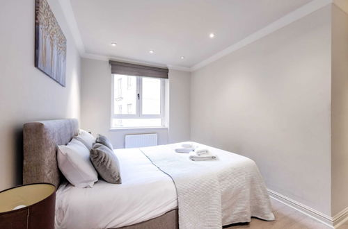 Photo 1 - Beautiful 3-bed in the Heart of London With Parking-hosted by Sweetstay