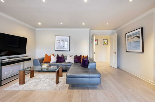 Foto 12 - Beautiful 3-bed in the Heart of London With Parking-hosted by Sweetstay