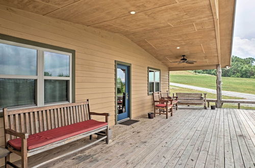 Foto 5 - Guntersville Cabin w/ Views - Hike to Lake