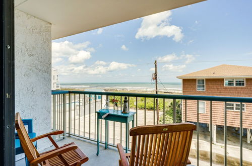 Photo 14 - Bright Carolina Beach Condo: Public Beach On-site