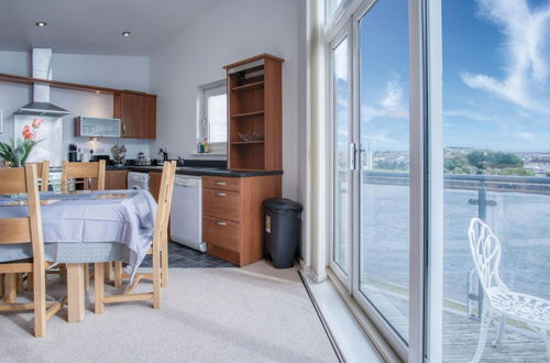 Photo 16 - The Penthouse - 3 Bedroom Apartment - Llanelli
