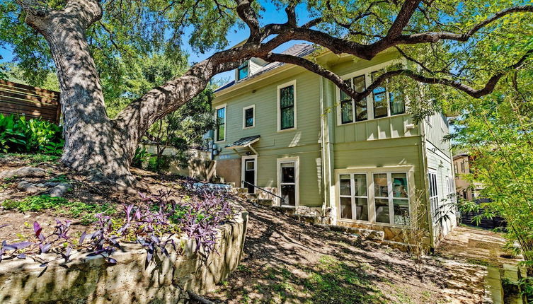 Foto 1 - Style & Serenity - Steps Away From South Congress