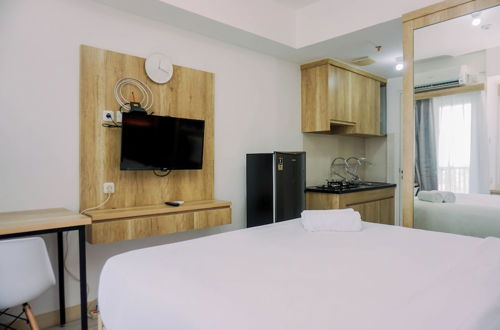 Photo 5 - Modern And Nice Studio Apartment At Urban Heights Residences