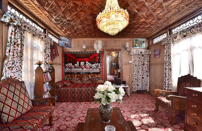Golden Hopes Group of Houseboats - Photo 2