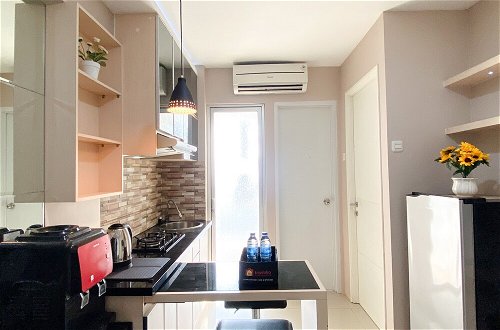 Photo 14 - Great Deal And Comfy 2Br At Bassura City Apartment