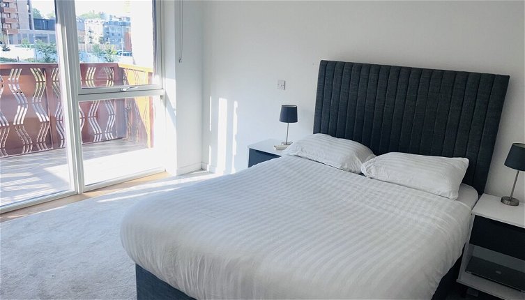 Foto 1 - Lovely 1-bedroom With Private Balcony Near Barking
