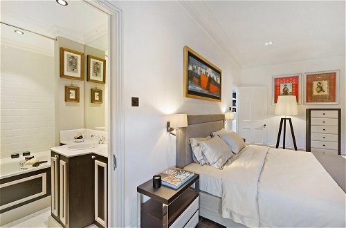 Photo 23 - Stylish 2 bed Apartment in Cadogan Square