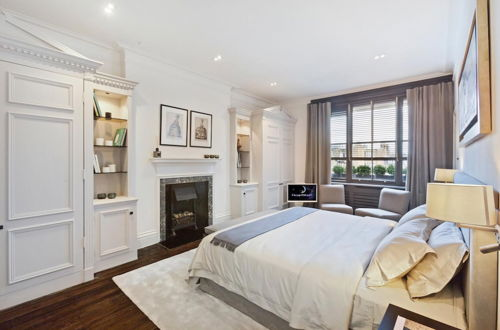 Photo 18 - Stylish 2 bed Apartment in Cadogan Square