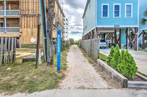 Photo 15 - Surfside Beach Escape w/ Pool - Walk to Ocean