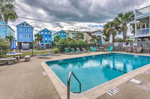 Photo 8 - Surfside Beach Escape w/ Pool - Walk to Ocean