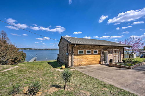 Photo 35 - Modern Malakoff Escape w/ Panoramic Lake View