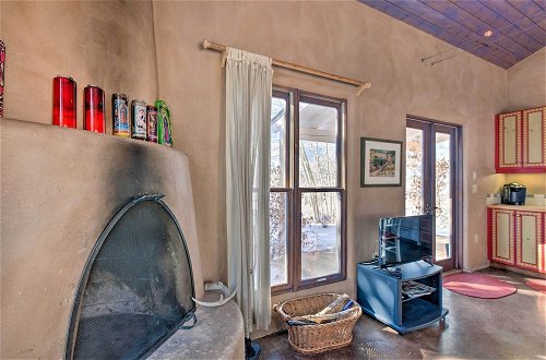 Foto 9 - Unique Casita w/ Kiva Fireplace: 11 Mi to Taos Ski