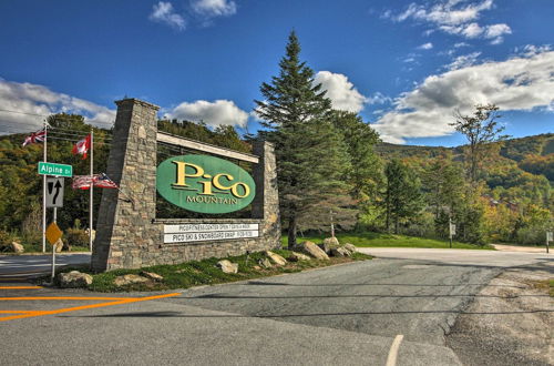 Foto 14 - Killington Condo w/ Spa ~ 3 ½ Miles to Ski Resort