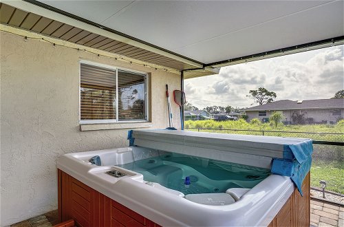 Foto 21 - Canalfront Retreat w/ Heated Pool & Hot Tub