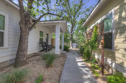 Photo 11 - The Grove E With Hot Tub & King Bed - 2 Blks to Main