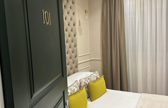 NLM Boutique Suites - Photo 12