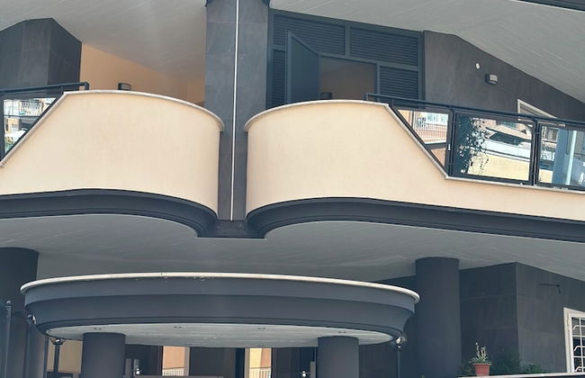 NLM Boutique Suites - Photo 59