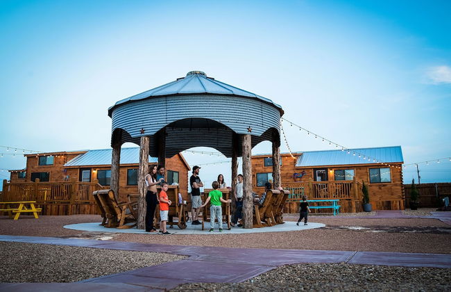 The Big Texan - Cabins & Wagons - Foto 45